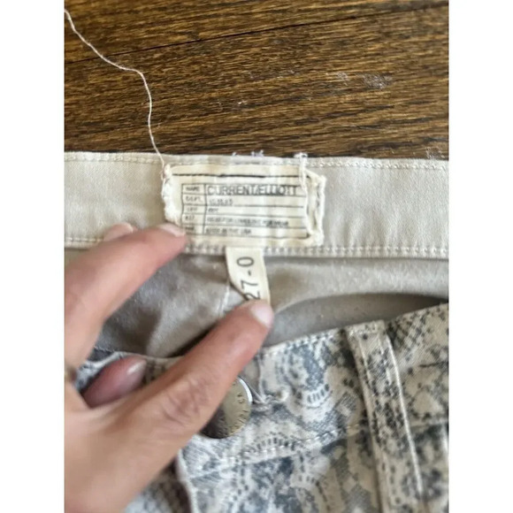 Current Elliott Y2k Bleached Lace Print Jeans Size 27 Gray and White 1194 - Picture 7 of 11